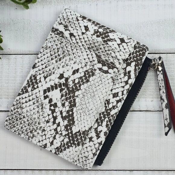 Molly Vegan Leather Snake Print Coin Zipper Tousled Pouch White Black - Picture 4 of 8
